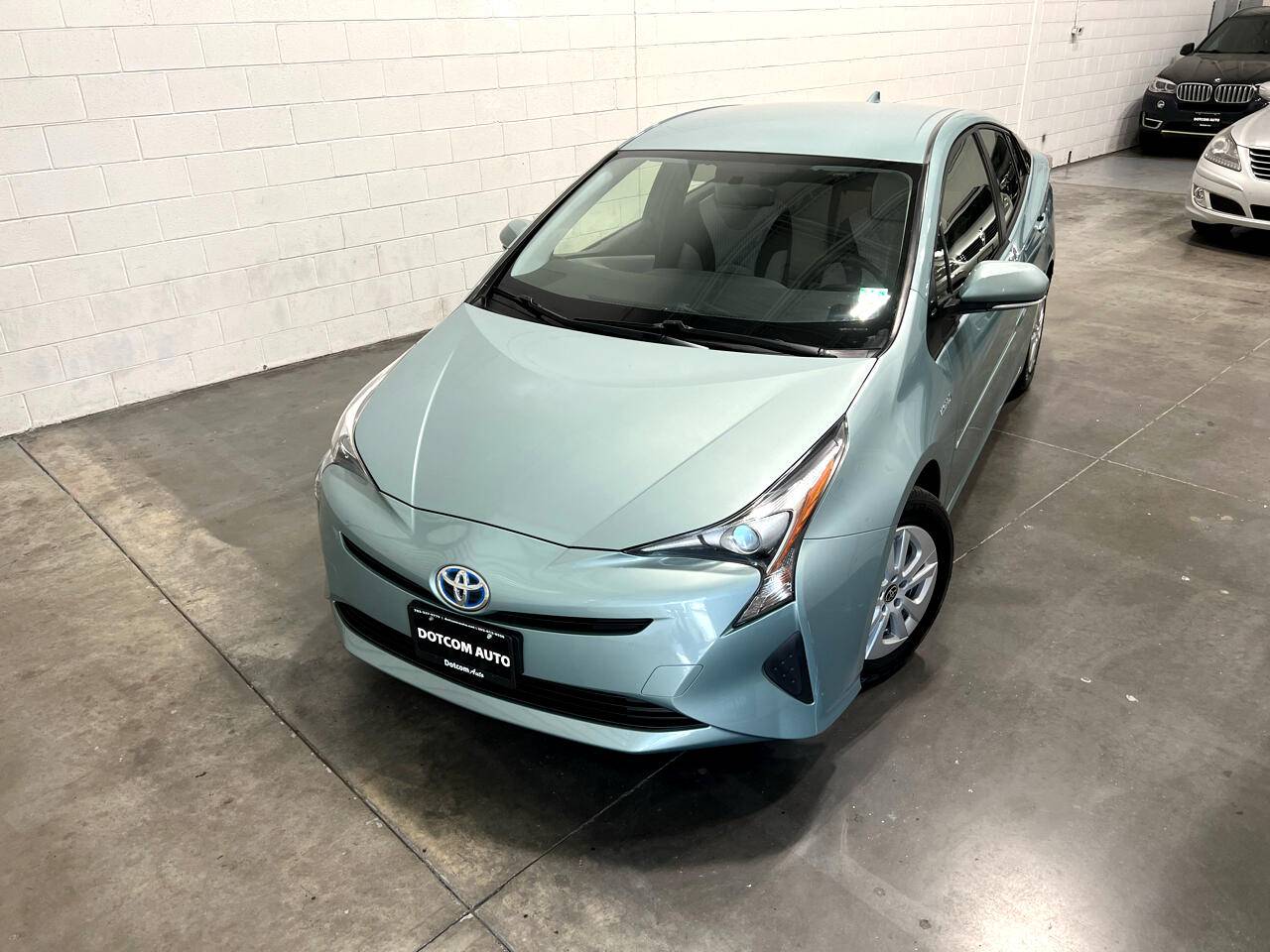 2016 Toyota Prius Two — Hatchback — 98,812 mi — Chantilly, VA