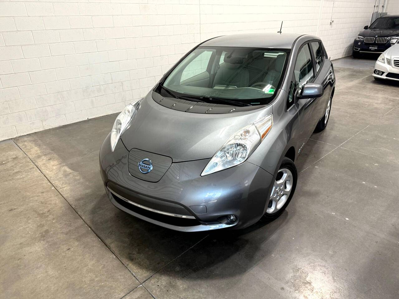 2015 Nissan LEAF SV — Hatchback — 26,231 mi — Chantilly, VA