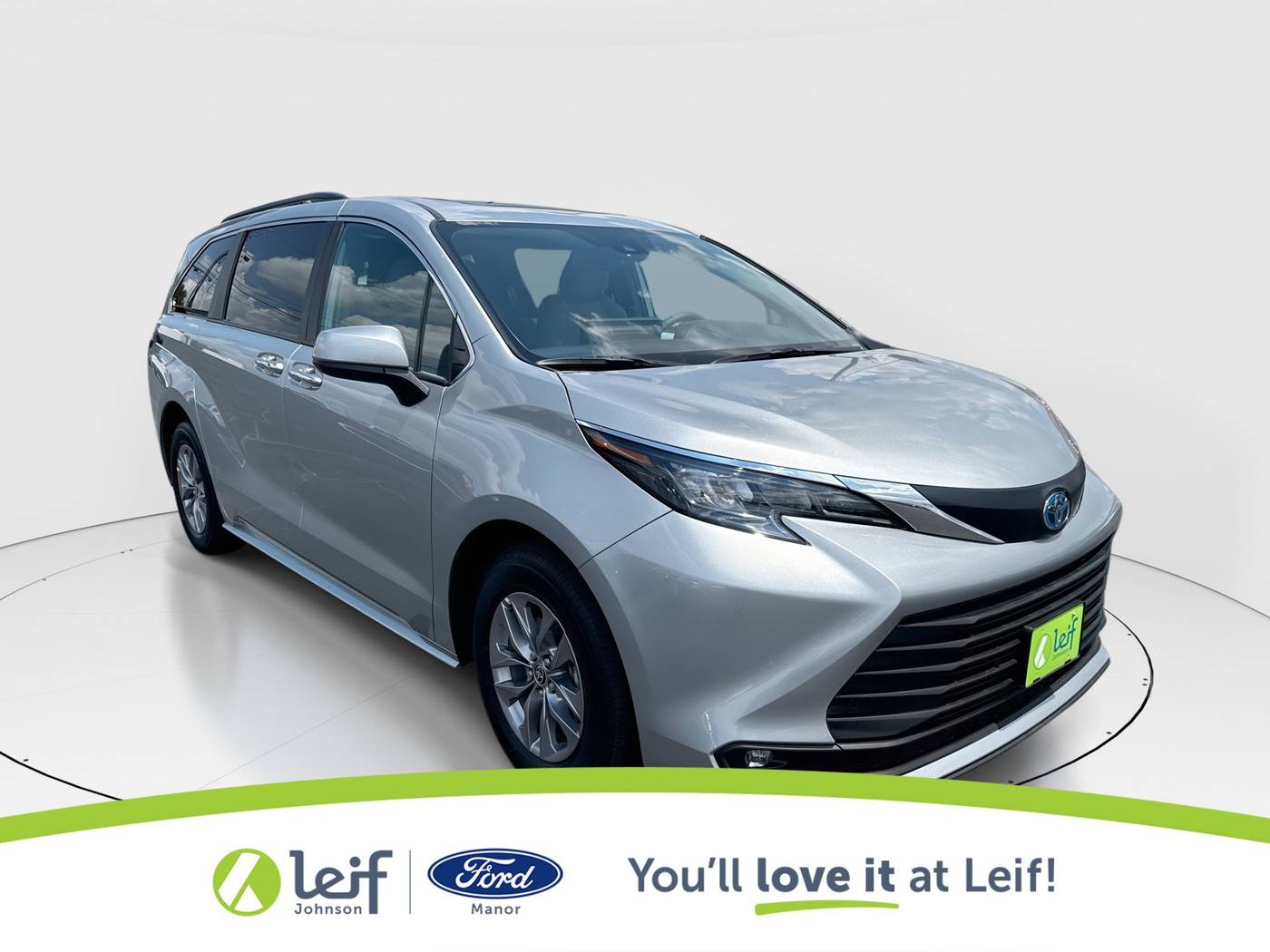 2025 Toyota Sienna XLE — Minivan — 4,982 mi — Manor, TX