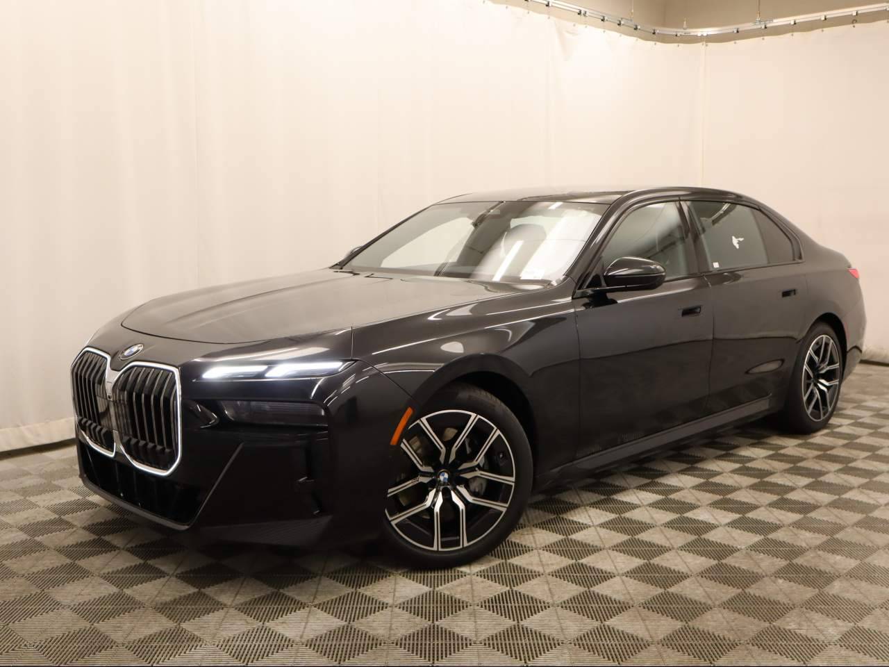 2025 BMW 7 Series 740i — Sedan — 20,300 mi — Scottsdale, AZ