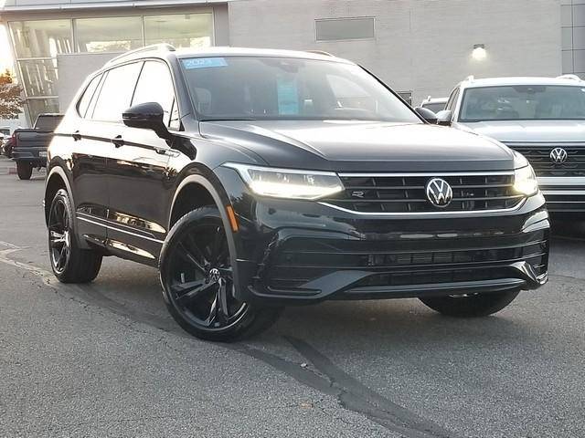 2023 Volkswagen Tiguan SE R-Line Black — SUV — 17,893 mi — North Olmsted, OH