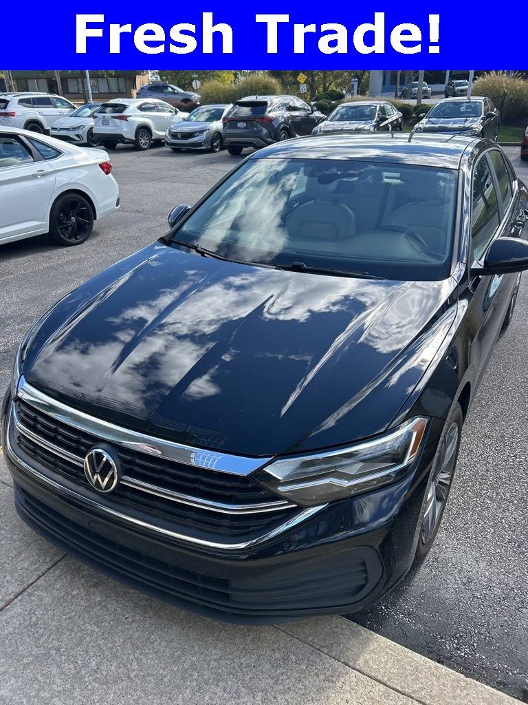 2023 Volkswagen Jetta SE — Sedan — 33,723 mi — North Olmsted, OH