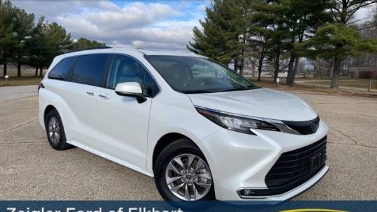 2023 Toyota Sienna XLE — Minivan — 59,614 mi — Elkhart, IN