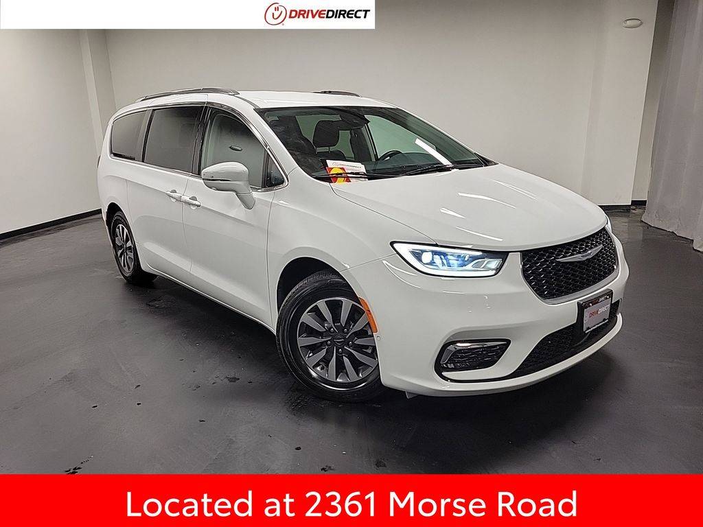 2021 Chrysler Pacifica Hybrid Touring L — Minivan — 65,088 mi — Columbus, OH