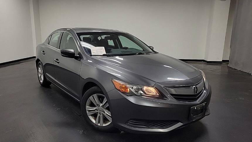 2013 Acura ILX Standard — Sedan — 121,173 mi — Columbus, OH