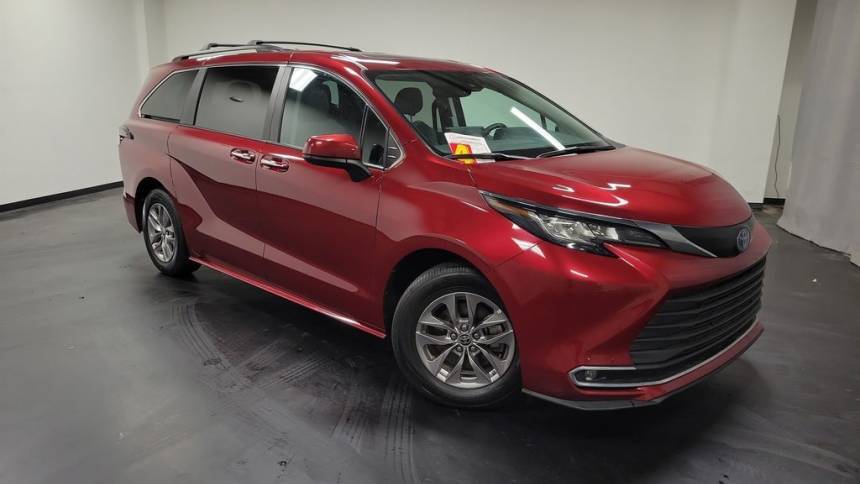2022 Toyota Sienna XLE 7-Passenger