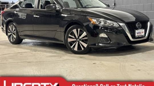 2022 Nissan Altima SV — Sedan — 44,685 mi — Libertyville, IL
