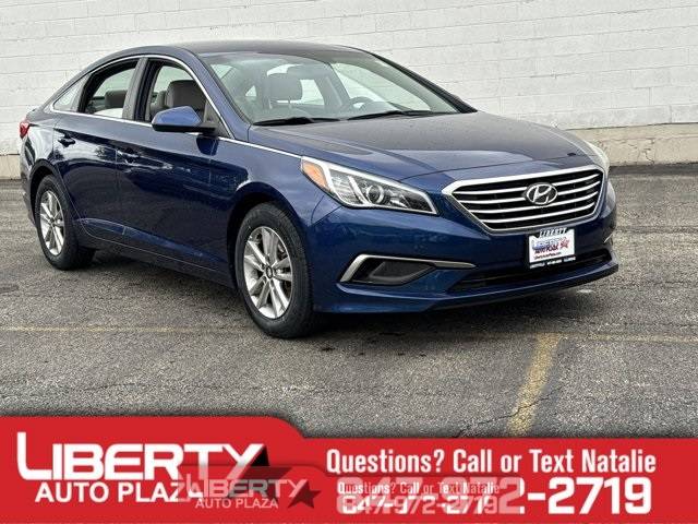 2016 Hyundai Sonata SE — Sedan — 121,238 mi — Libertyville, IL