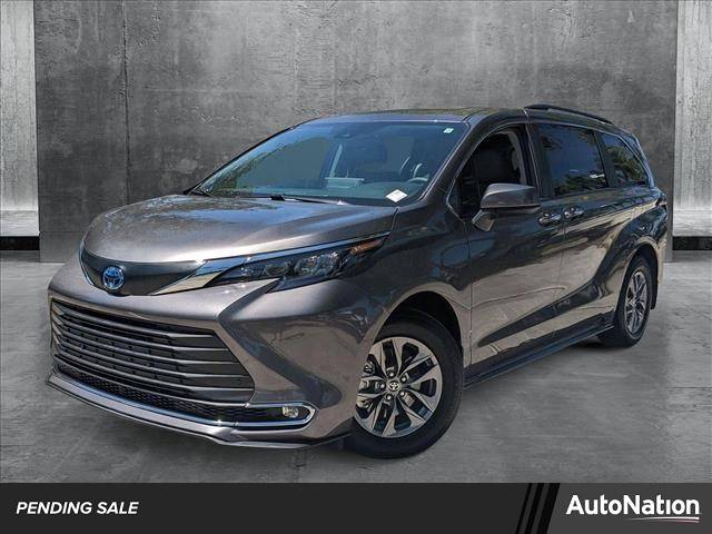 2024 Toyota Sienna XLE — Minivan — 20,140 mi — Coconut Creek, FL