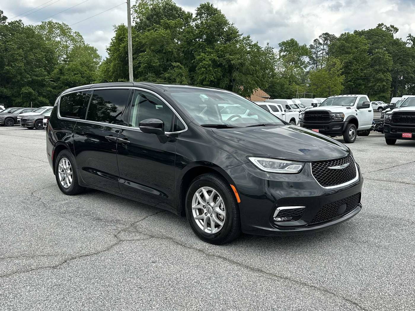 2023 Chrysler Pacifica Touring L — Minivan — 69,725 mi — Clinton, SC