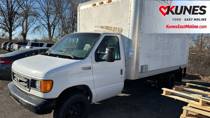 2004 Ford Econoline Commercial Cutaway E-350 — Chassis Cab Truck — 103,346 mi — East Moline, IL