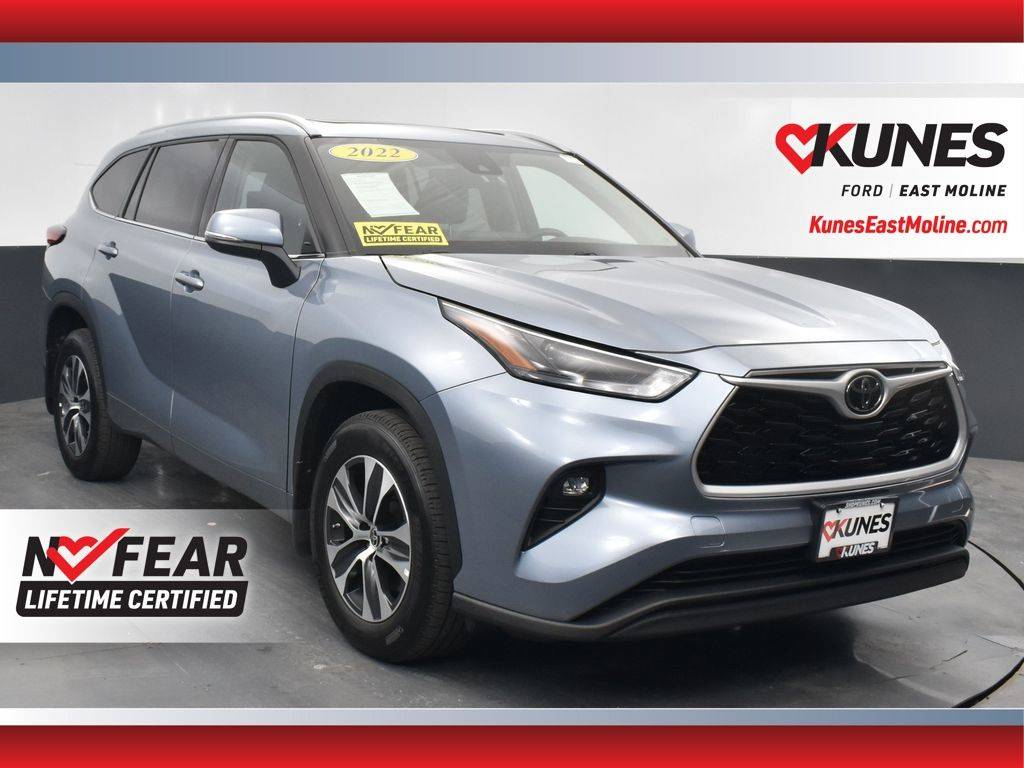 2022 Toyota Highlander XLE — SUV — 20,979 mi — East Moline, IL