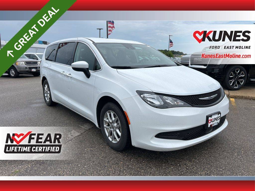 2023 Chrysler Voyager LX — Minivan — 67,229 mi — East Moline, IL