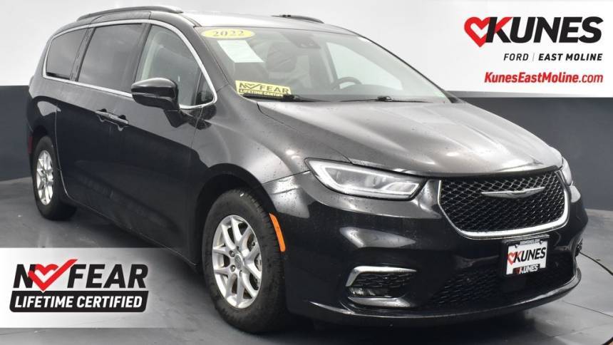 2022 Chrysler Pacifica Touring L — Minivan — 62,866 mi — East Moline, IL