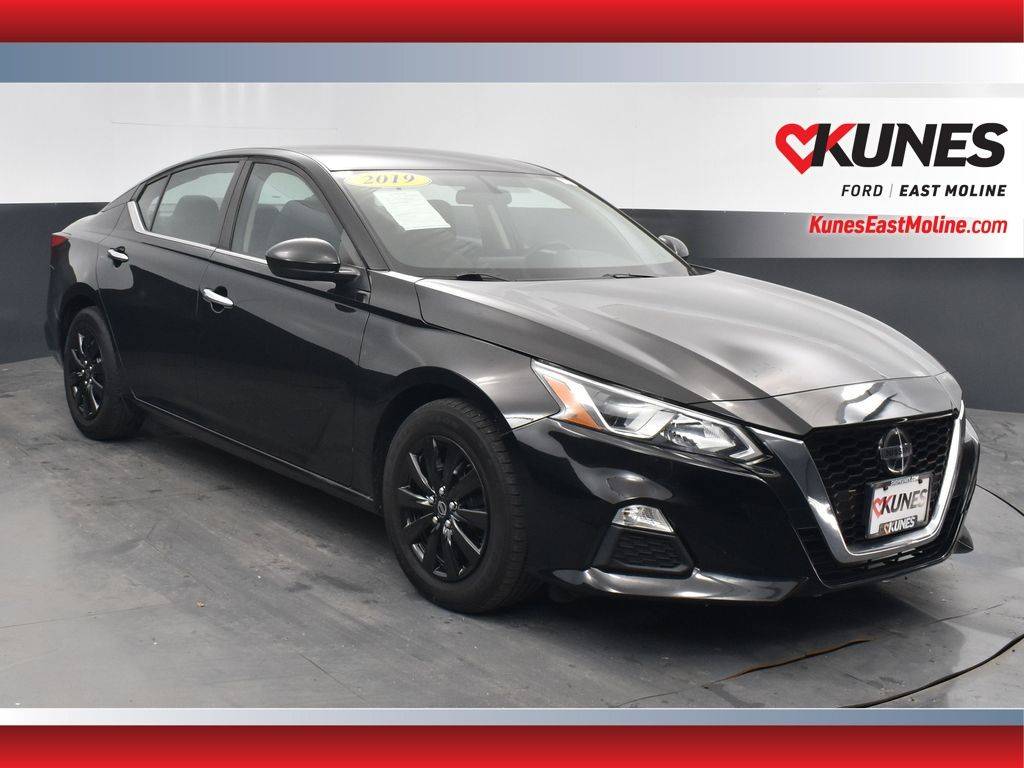 2019 Nissan Altima S — Sedan — 105,000 mi — East Moline, IL