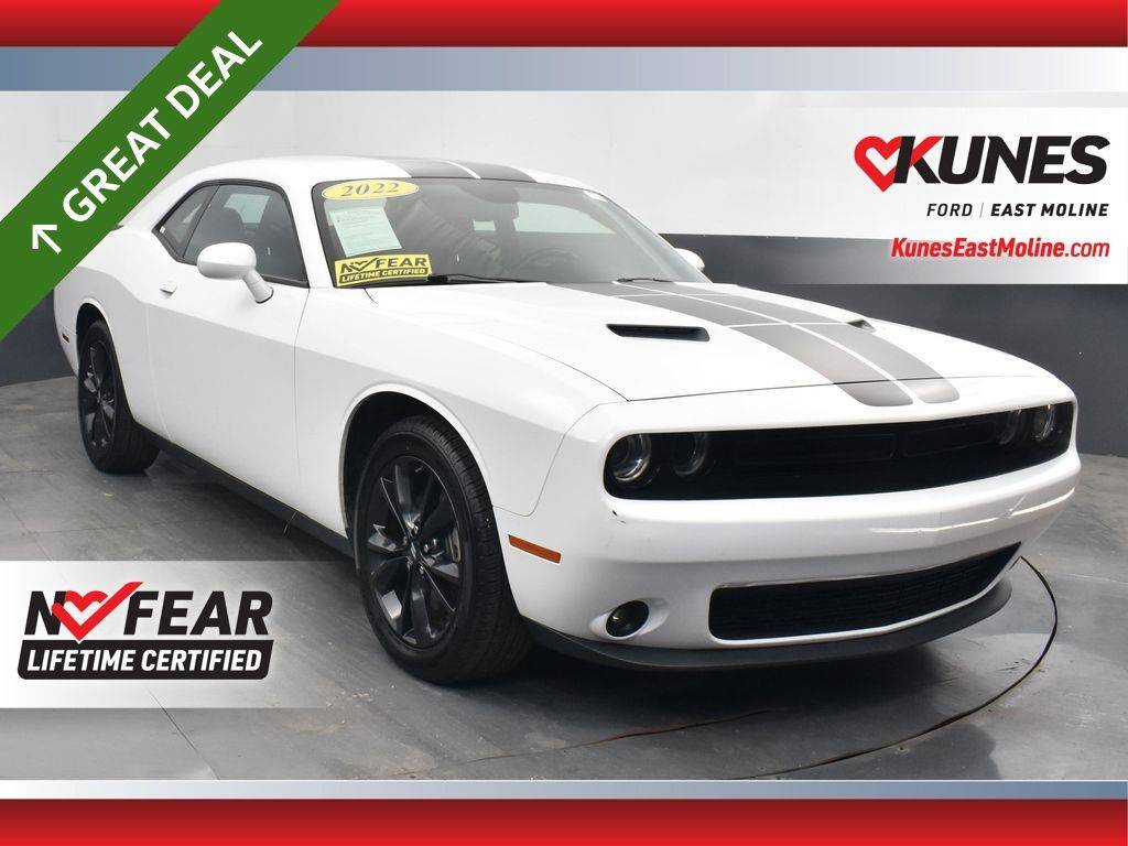 2022 Dodge Challenger SXT — Coupe — 47,613 mi — East Moline, IL