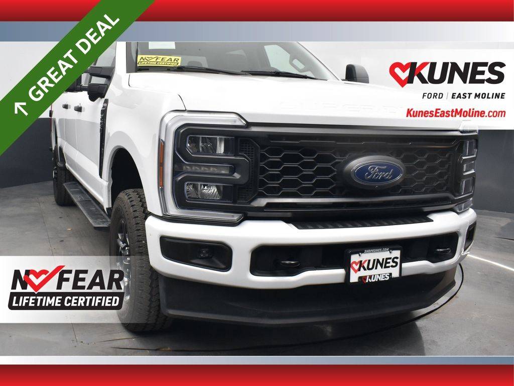 2023 Ford Super Duty F-250 XL — Pickup Truck — 9,852 mi — East Moline, IL