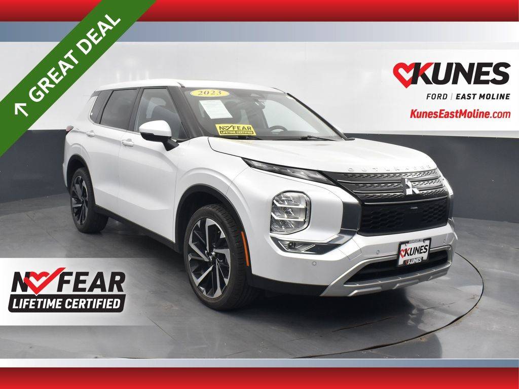 2023 Mitsubishi Outlander SE — SUV — 32,547 mi — East Moline, IL