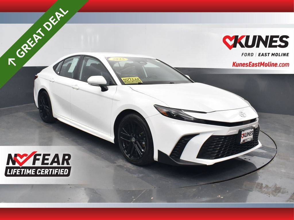 2025 Toyota Camry Hybrid SE — Sedan — 70,815 mi — East Moline, IL