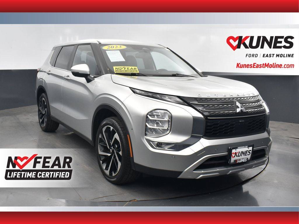 2023 Mitsubishi Outlander SE — SUV — 50,192 mi — East Moline, IL