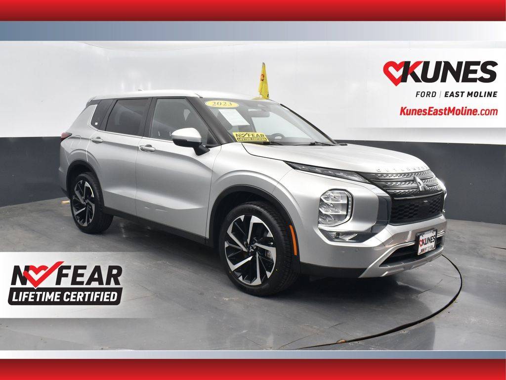 2023 Mitsubishi Outlander SE — SUV — 50,602 mi — East Moline, IL