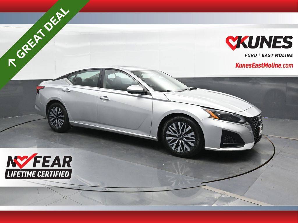 2023 Nissan Altima SL — Sedan — 56,289 mi — East Moline, IL