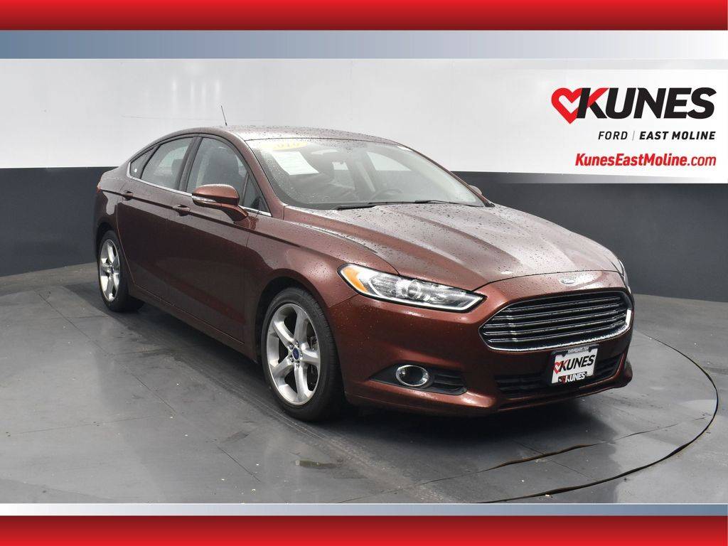 2016 Ford Fusion SE — Sedan — 111,929 mi — East Moline, IL