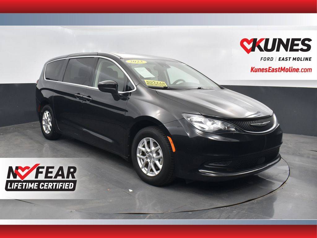 2023 Chrysler Voyager LX — Minivan — 71,784 mi — East Moline, IL