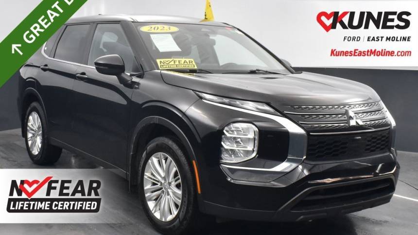 2023 Mitsubishi Outlander ES — SUV — 43,900 mi — East Moline, IL