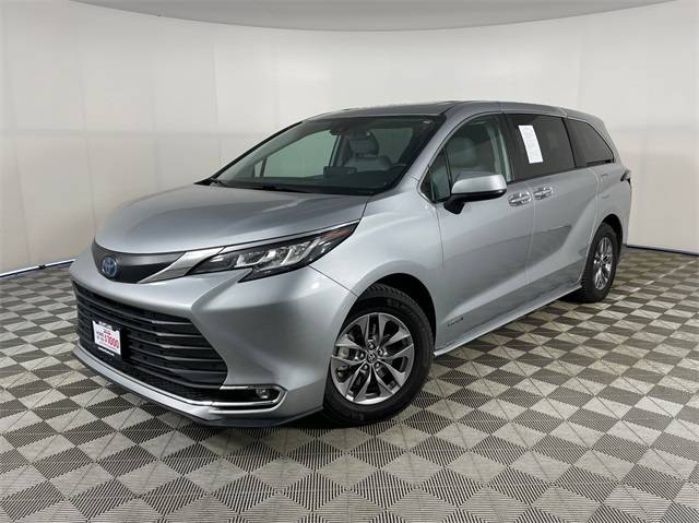 2021 Toyota Sienna XLE — Minivan — 71,908 mi — Bremerton, WA