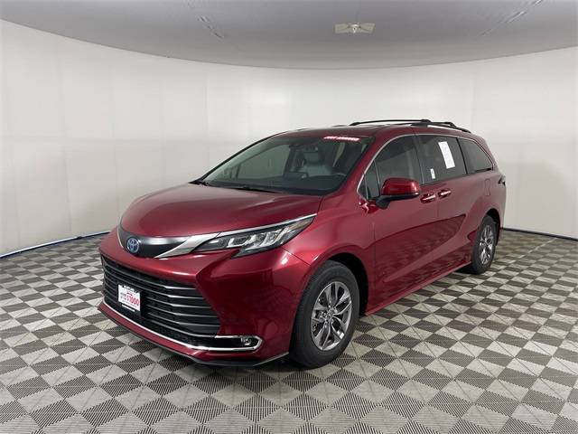 2023 Toyota Sienna XLE — Minivan — 18,368 mi — Bremerton, WA