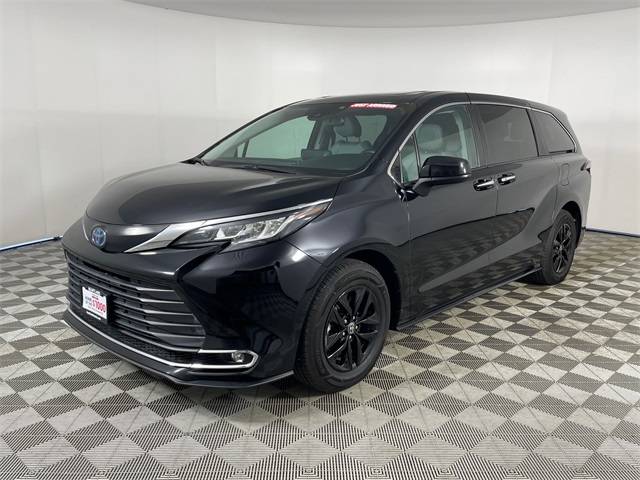 2022 Toyota Sienna XLE — Minivan — 61,067 mi — Bremerton, WA