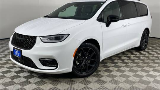 2024 Chrysler Pacifica Limited — Minivan — 7,416 mi — Bremerton, WA