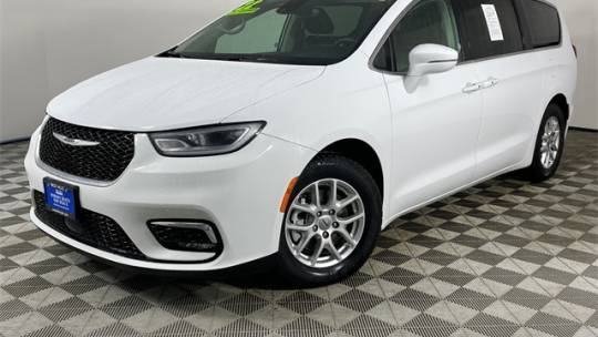 2022 Chrysler Pacifica Touring L — Minivan — 66,924 mi — Bremerton, WA