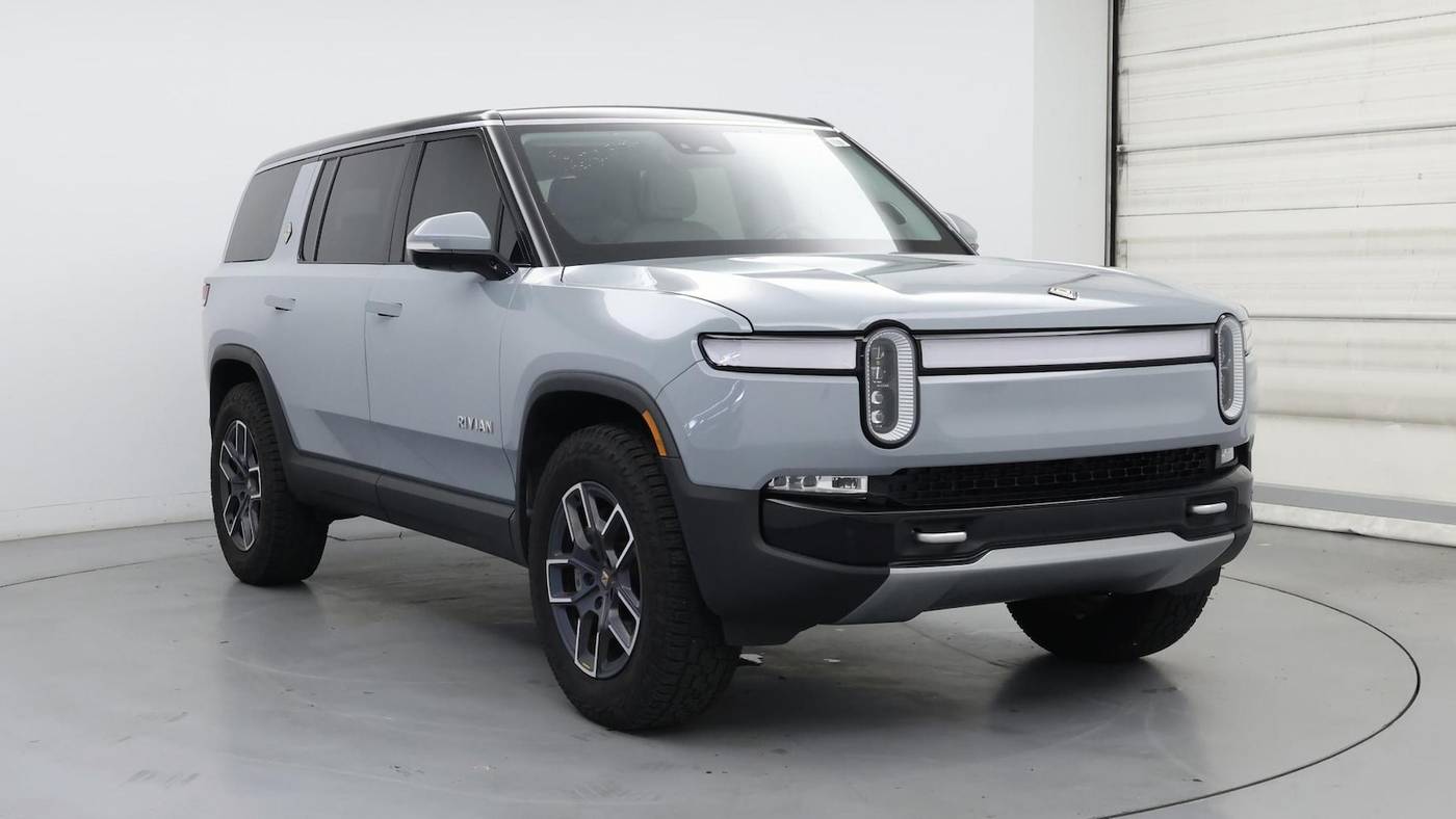 2024 Rivian R1S