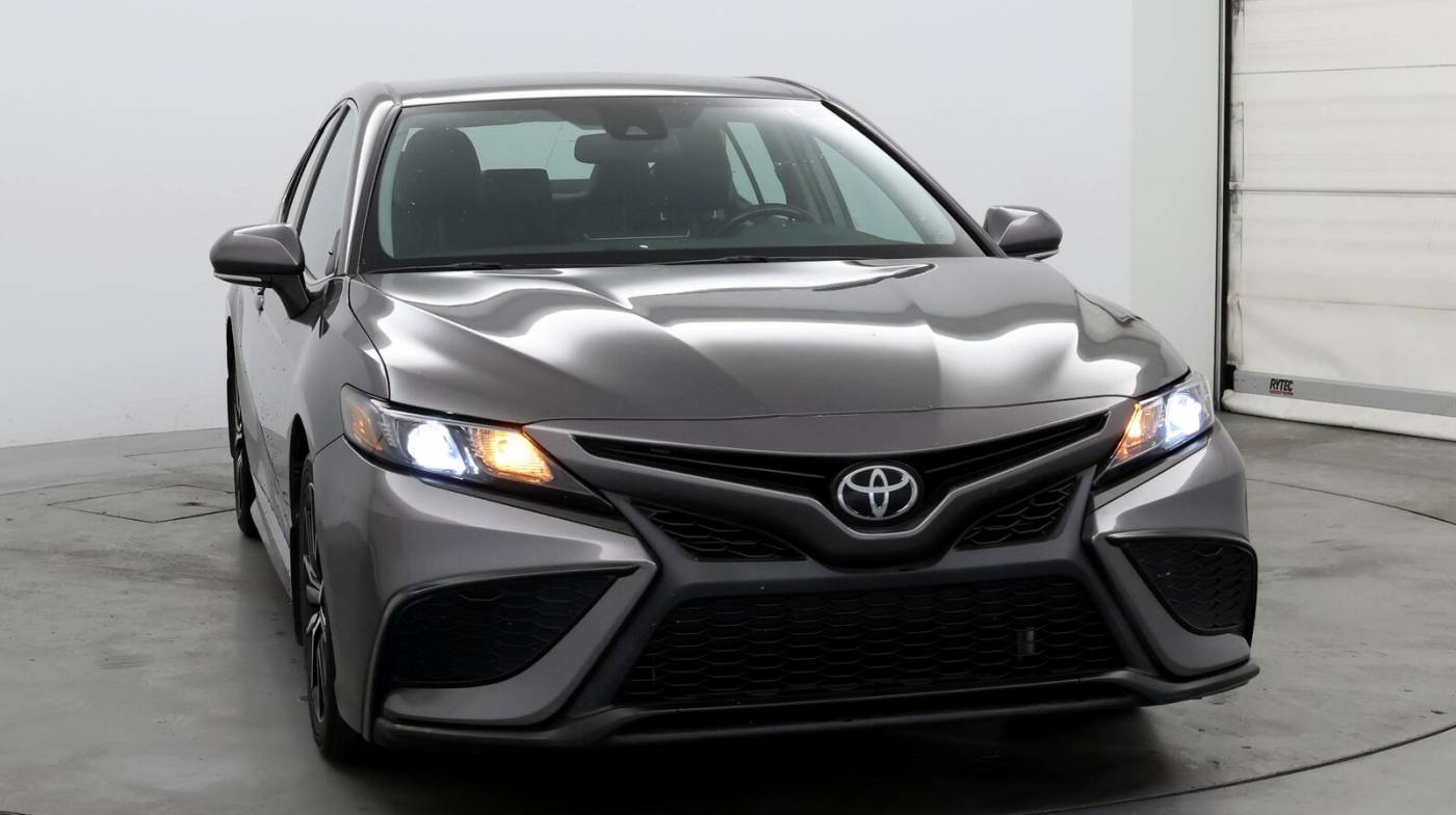 2021 Toyota Camry SE — Sedan — 27,657 mi — Baton Rouge, LA