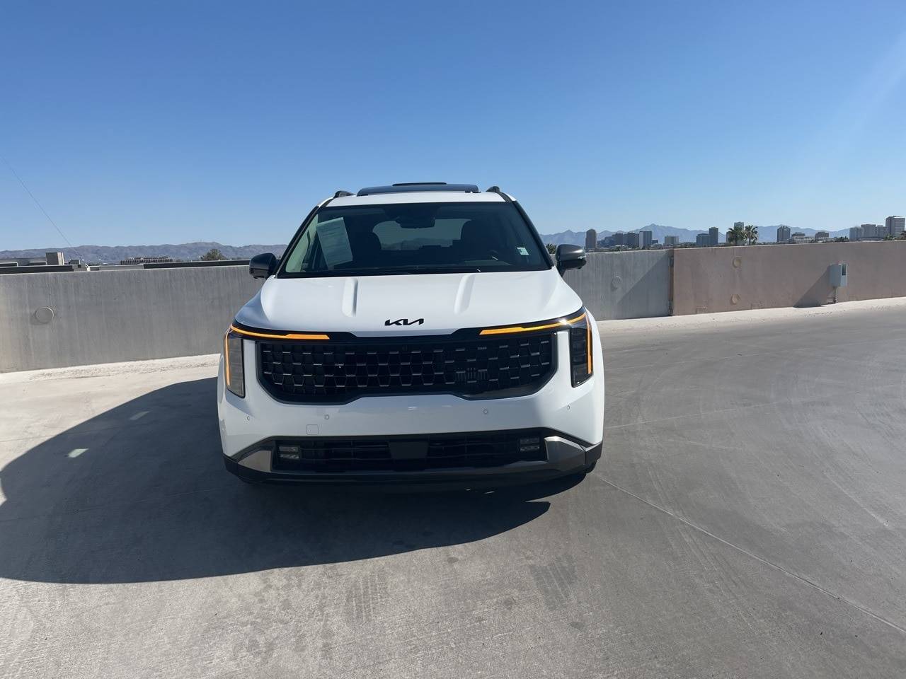 2025 Kia Carnival Hybrid SX Prestige — Minivan — 122 mi — Phoenix, AZ