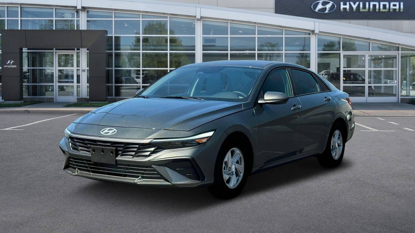 2025 Hyundai Elantra SE — Sedan — 2,885 mi — Phoenix, AZ