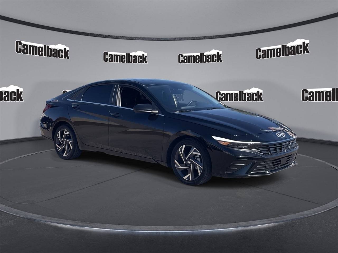 2025 Hyundai Elantra SEL Convenience — Sedan — 10,101 mi — Phoenix, AZ