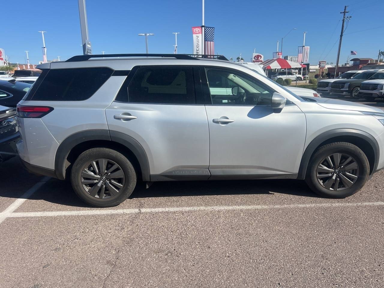 2022 Nissan Pathfinder SV — SUV — 39,163 mi — Phoenix, AZ