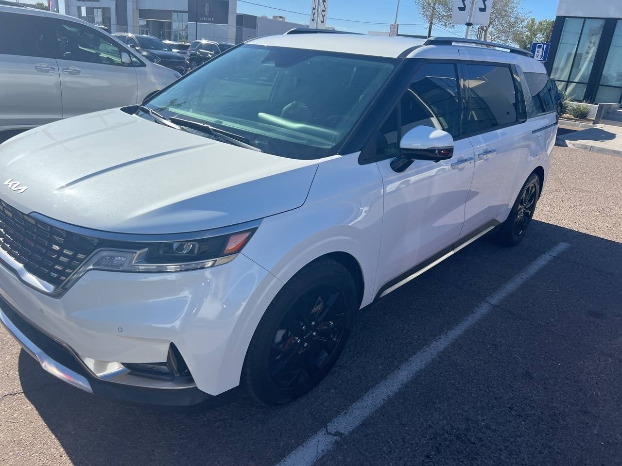 2024 Kia Carnival SX — Minivan — 19,014 mi — Phoenix, AZ