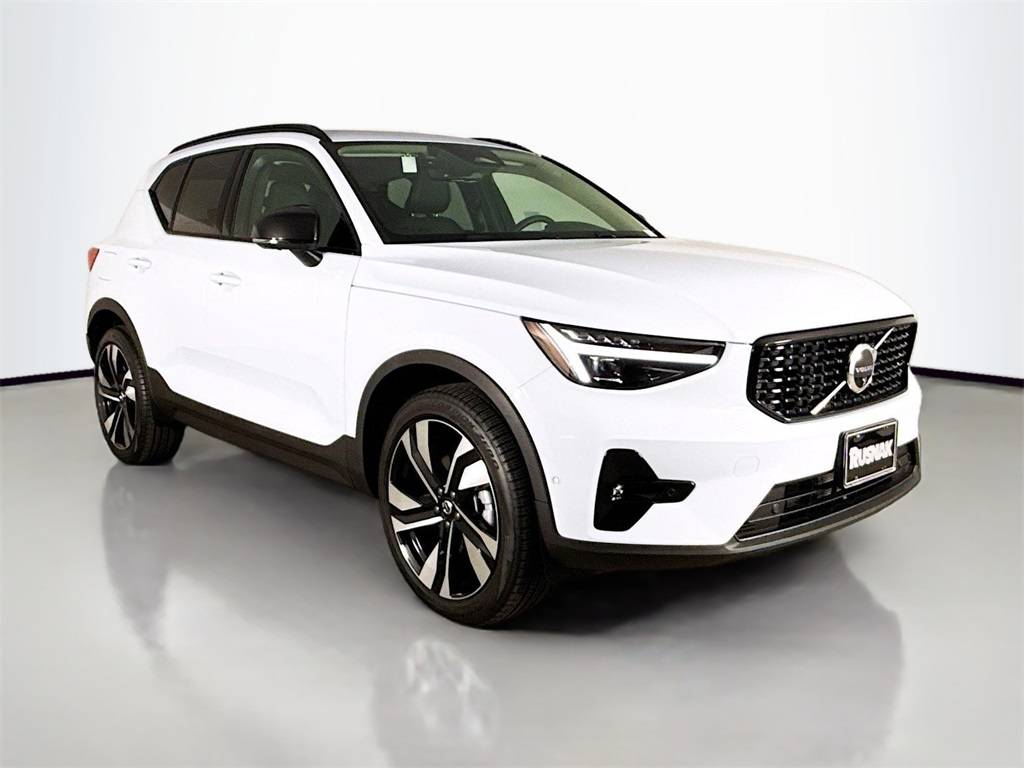 2025 Volvo XC40 Plus — SUV — 3,456 mi — Thousand Oaks, CA
