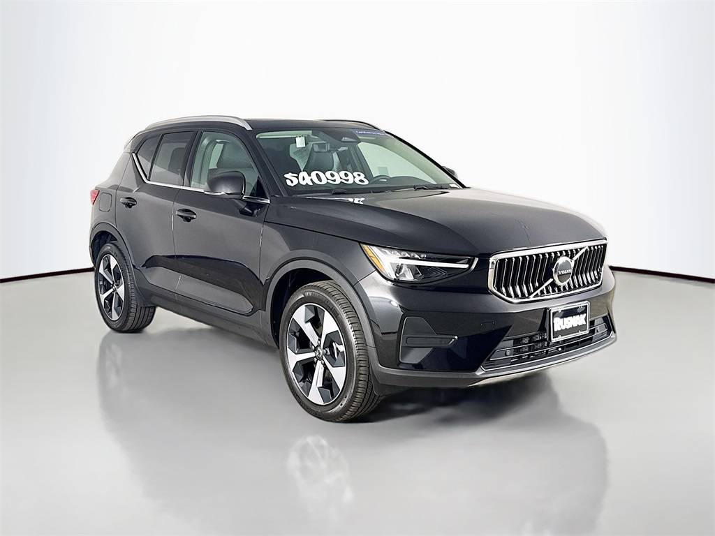 2025 Volvo XC40 Core — SUV — 4,860 mi — Thousand Oaks, CA