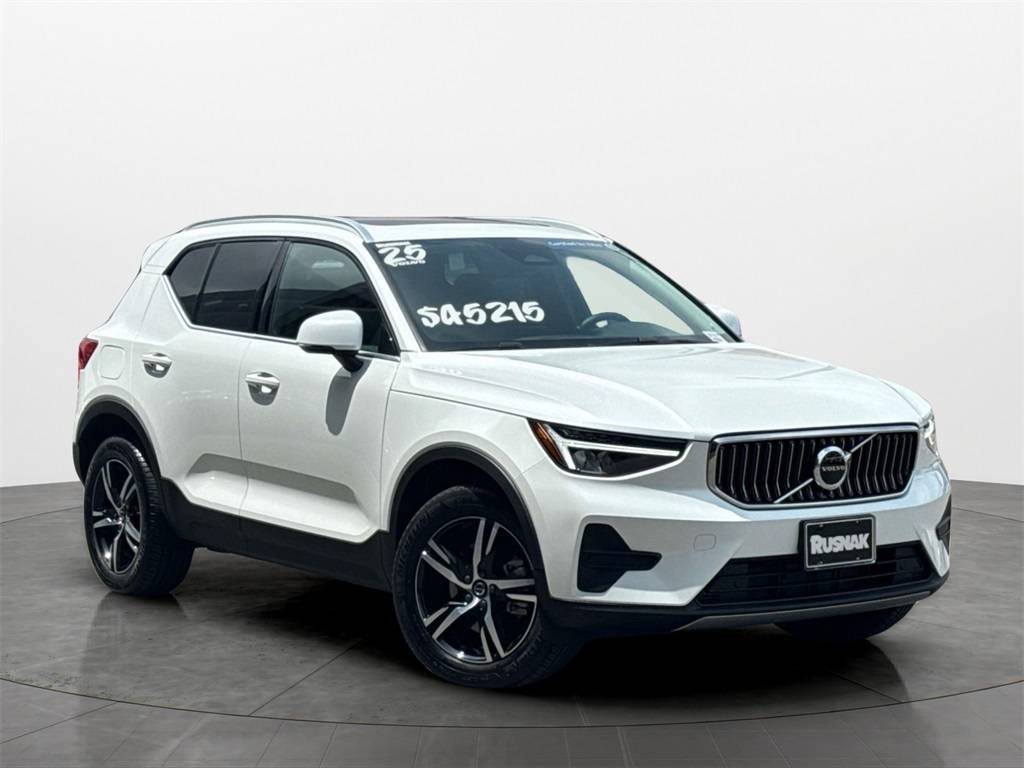 2025 Volvo XC40 Core — SUV — 4,696 mi — Thousand Oaks, CA