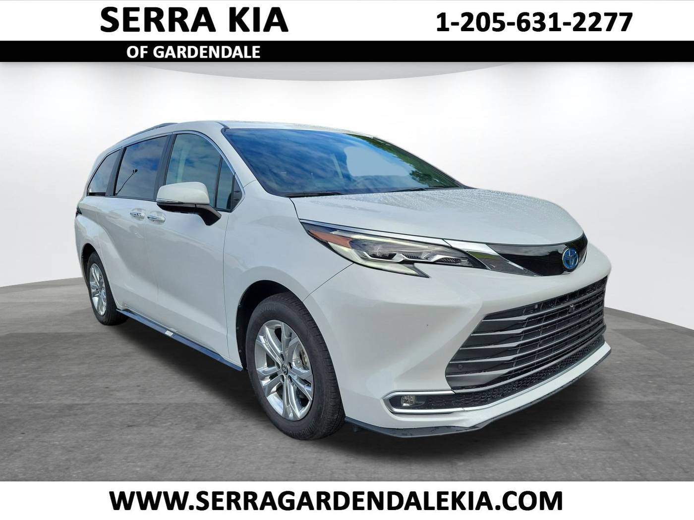 2023 Toyota Sienna Platinum — Minivan — 34,572 mi — Gardendale, AL