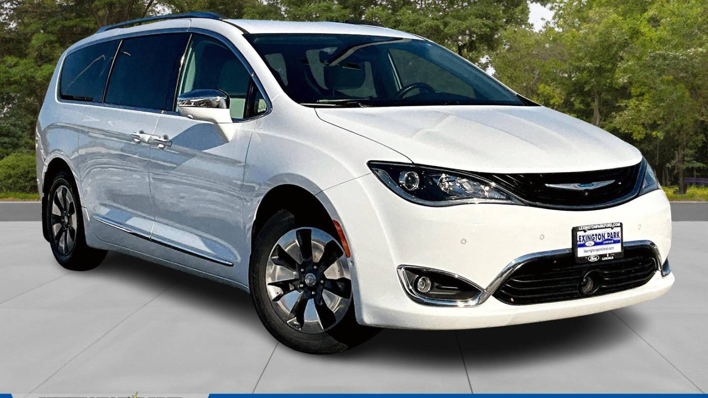2018 Chrysler Pacifica Hybrid Limited — Minivan — 65,568 mi — California, MD