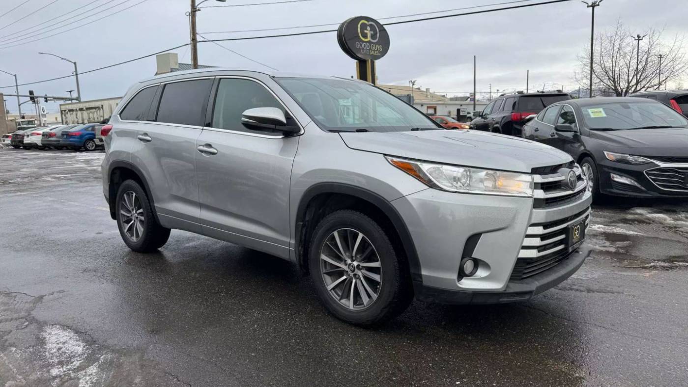 2017 Toyota Highlander XLE — SUV — 118,180 mi — Anchorage, AK