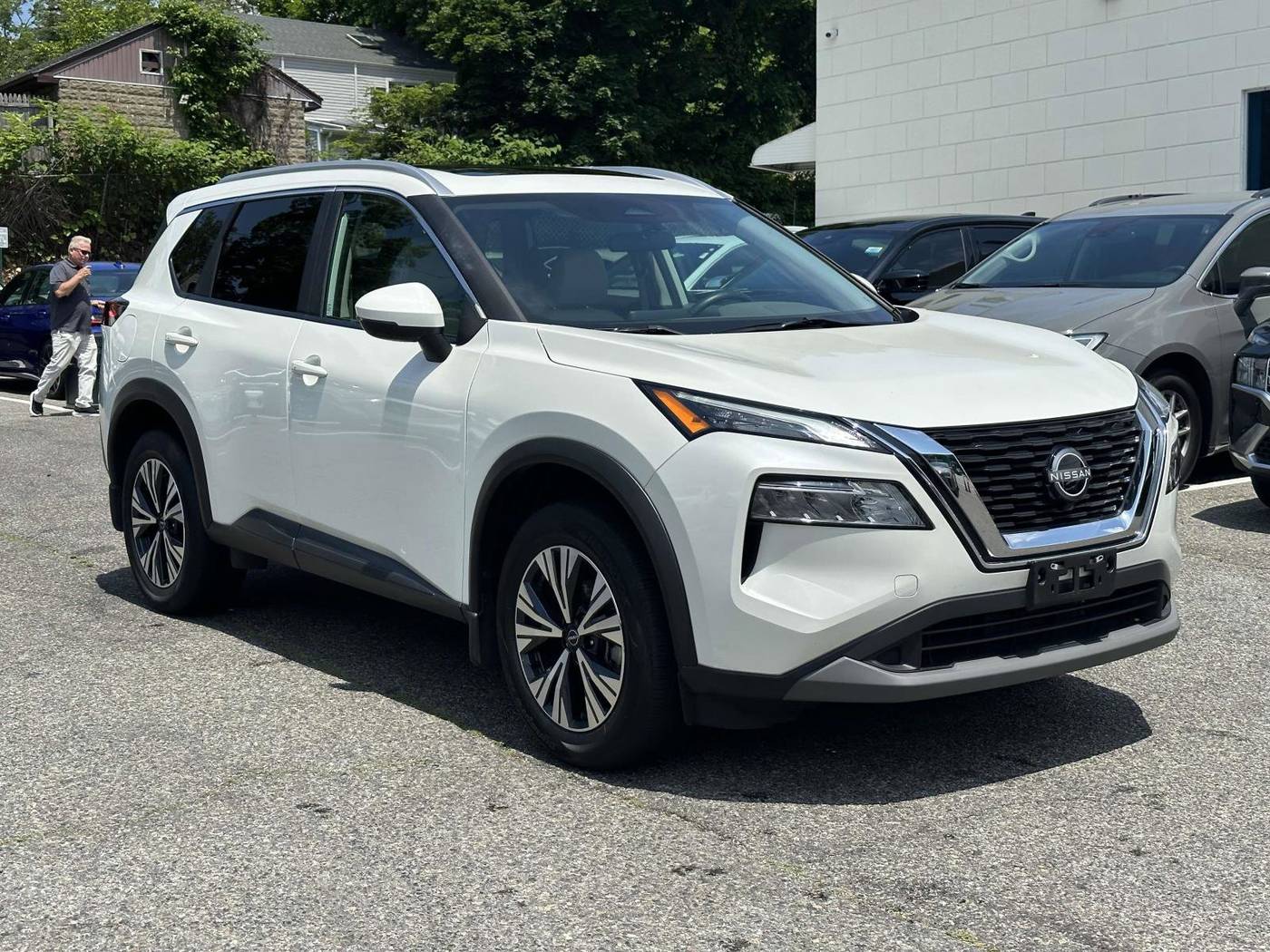 2023 Nissan Rogue SV — SUV — 31,889 mi — Great Neck, NY