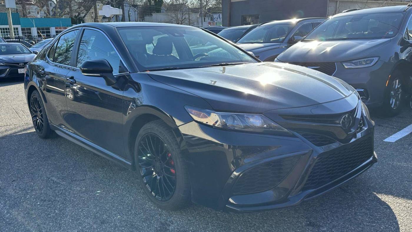 2022 Toyota Camry SE Nightshade — Sedan — 58,239 mi — Great Neck, NY