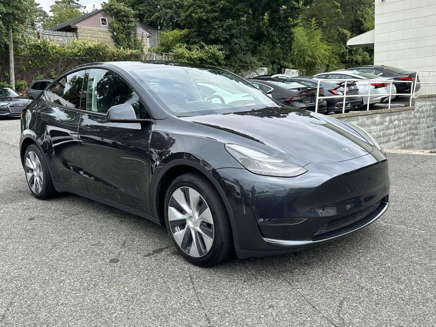 2024 Tesla Model Y Long Range — SUV — 25,707 mi — Great Neck, NY